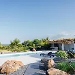 Casa Mira *