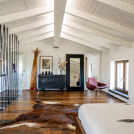 Casa Mira